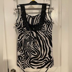 Lady’s short sleeve blouse